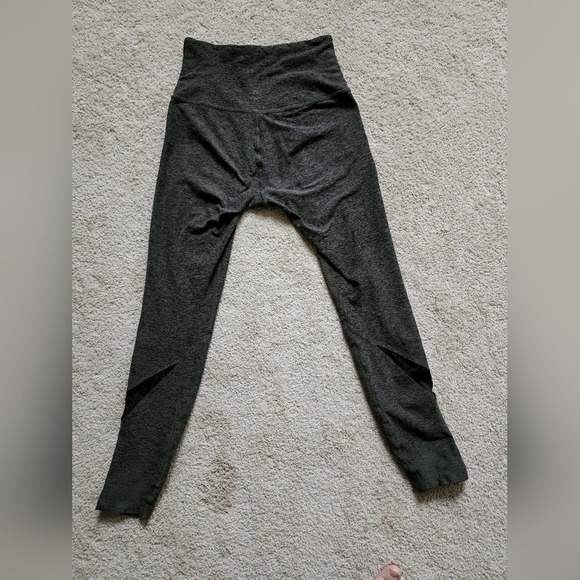 Beyond Yoga Green Leggings with Peek a Boo sheer bottom Ladies size S - Picture 4 of 4